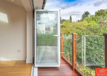 air-aluminium-bifold-door-everglade-windows-Burnham