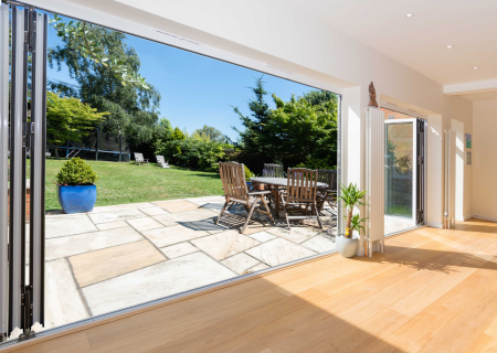 air-aluminium-bifold-door-everglade-windows-Watford