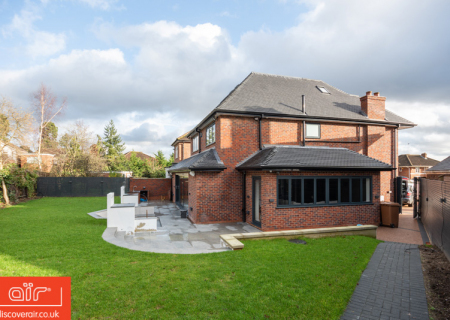 MOD-Series-Contemporary-aluminium-window-at-home-in-Wembley