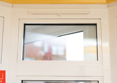 White-aluminium-flush-sash-window-Edgeware