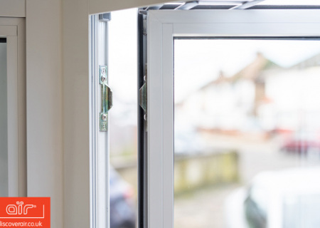 White-aluminium-flush-sash-window-Kilburn