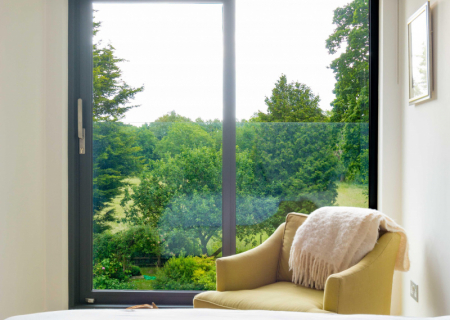 Cookham-Bucks-project-with-air-lift-and-slide-doors