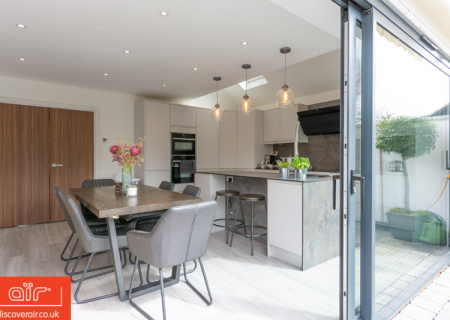 Kitchen-extensions-with-aluminium-lift-and-slide-doors-in-New-Barnet